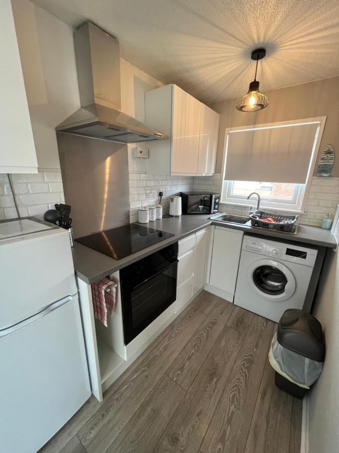 Holidayz Chalet 58: Pet-Friendly Beach Retreat in Hemsby Exterior photo