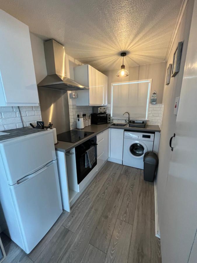 Holidayz Chalet 58: Pet-Friendly Beach Retreat in Hemsby Exterior photo